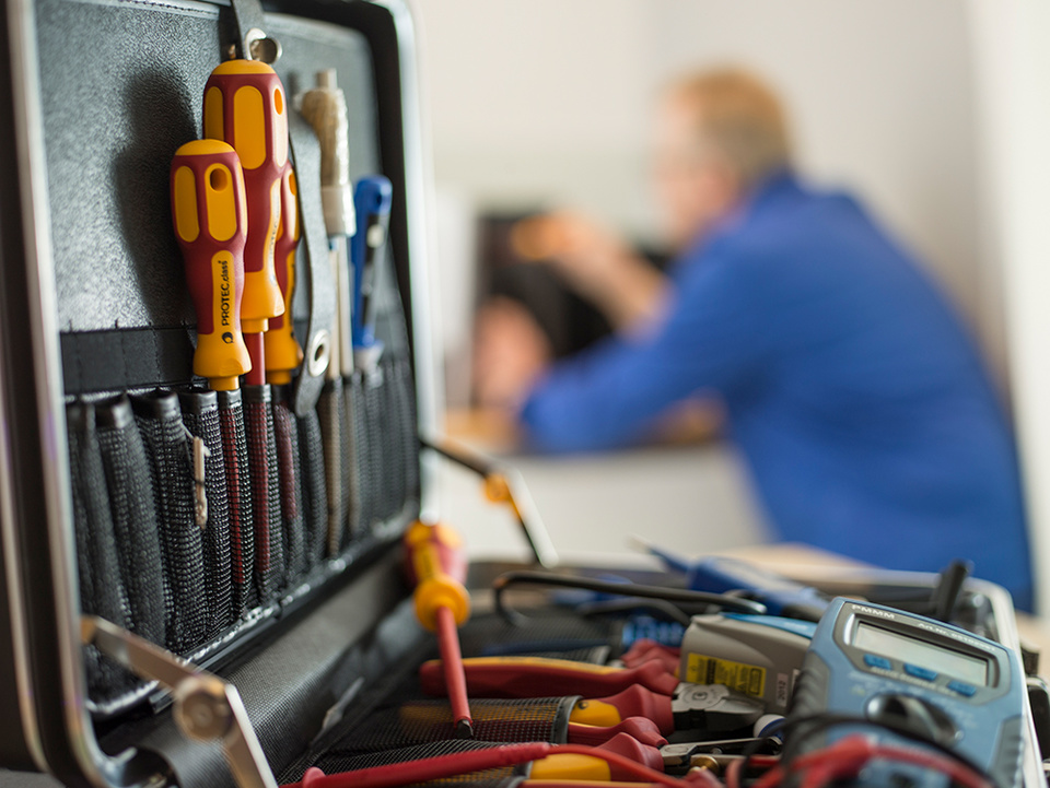 C F022411 bei Elektroservice Elmar Baumgart in Güntersleben